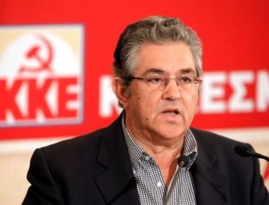 Ψήφισε ο Δ.Κουτσούμπας: «Σήμερα ψηφίζουμε για να είμαστε πιο δυνατοί την επόμενη μέρα»